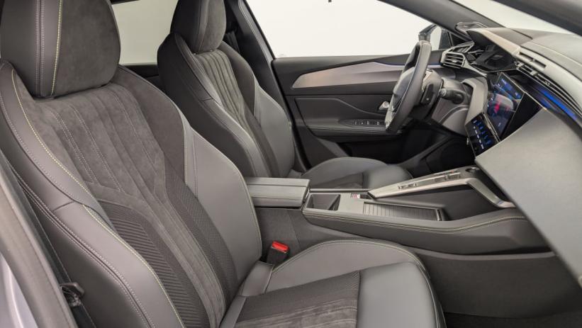 Aperçu du véhicule : PHEV 225 e-EAT8 GT