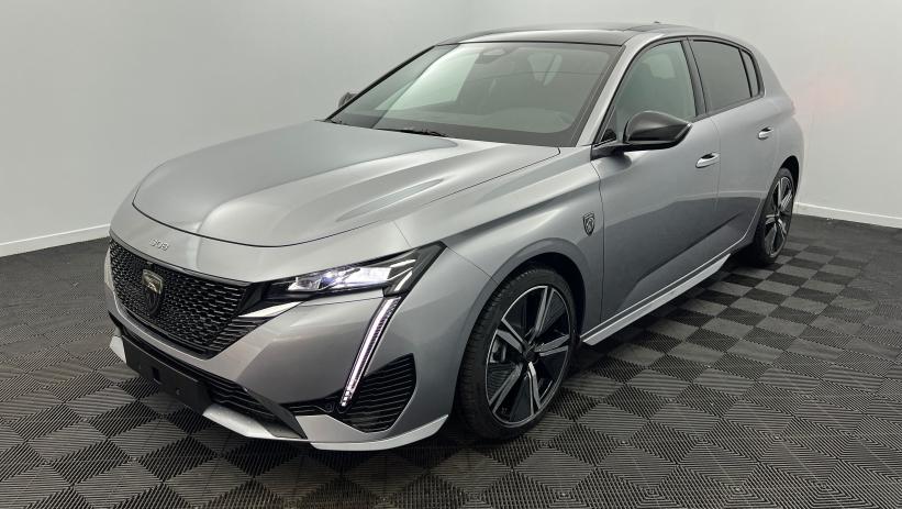 Aperçu du véhicule : BlueHDi 130ch S&S EAT8 GT Gris Artense avec 4500€ d'équipements inclus