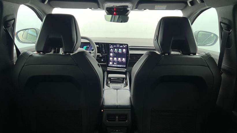 Aperçu du véhicule : E-Tech full hybrid 200 esprit Alpine Gris Schiste avec 2650€ d'équipements inclus