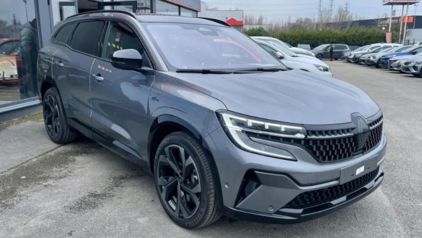 Aperçu du véhicule : ESPRIT ALPINE E-TECH FULL HYBRIDE 200CV BV CVT 7 PLACES + TOIT EN VERRE PANORAMIQUE + NEUF 0KM