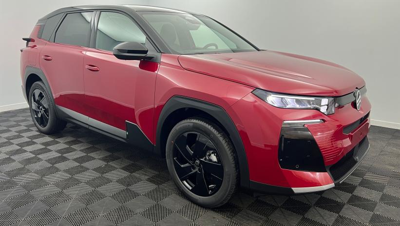Aperçu du véhicule : Nouveau Hybrid 145 ch e-DCS6 Plus Rouge Rubis - Toit Noir Perla Nera avec 1550€ d'équipements inclus