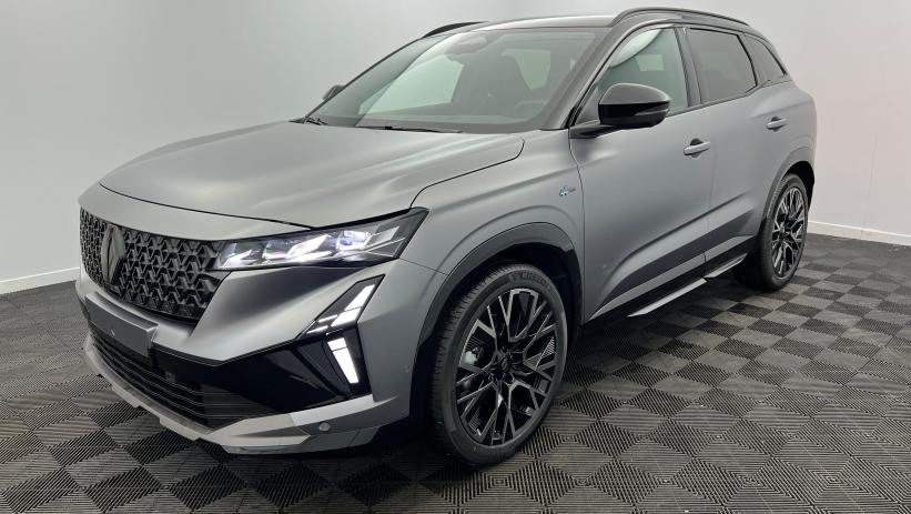 Aperçu du véhicule : full hybrid E-Tech 200 ch Esprit Alpine Gris Schiste - Toit Noir Etoilé avec 4800€ d'équipements inclus