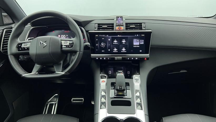 Aperçu du véhicule : BlueHDi 130 EAT8 Etoile Cristal Pearl avec 4950€ d'équipements inclus