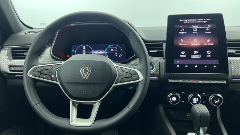 Aperçu du véhicule : E-Tech full hybrid 145 Techno Bleu Nocturne avec 800€ d'équipements inclus