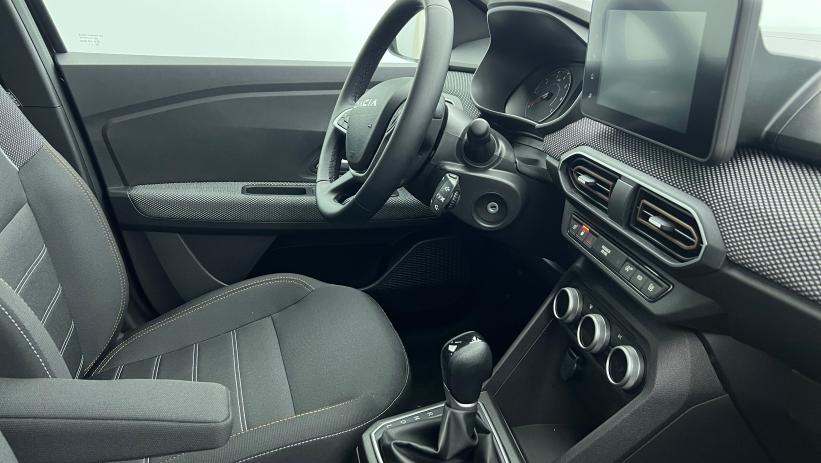 Aperçu du véhicule : TCe 90 CVT Stepway Expression Noir Nacré avec 1600€ d'équipements inclus