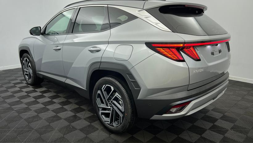 Aperçu du véhicule : 1.6 T-GDI 239 Hybrid BVA6 Executive Shimmering Silver avec 1680€ d'équipements inclus