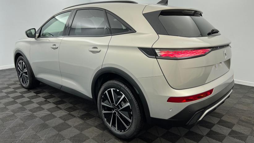 Aperçu du véhicule : BlueHDi 130 EAT8 Etoile Cristal Pearl avec 4950€ d'équipements inclus