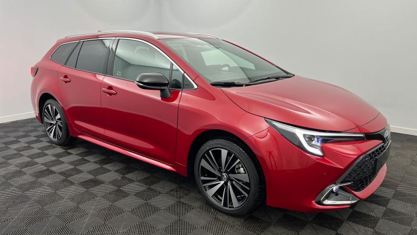Aperçu du véhicule : Hybride 178ch Design Rouge Intense avec 2590€ d'équipements inclus