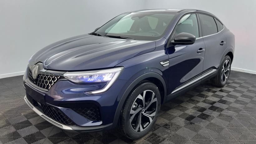 Aperçu du véhicule : E-Tech full hybrid 145 Techno Bleu Nocturne avec 800€ d'équipements inclus