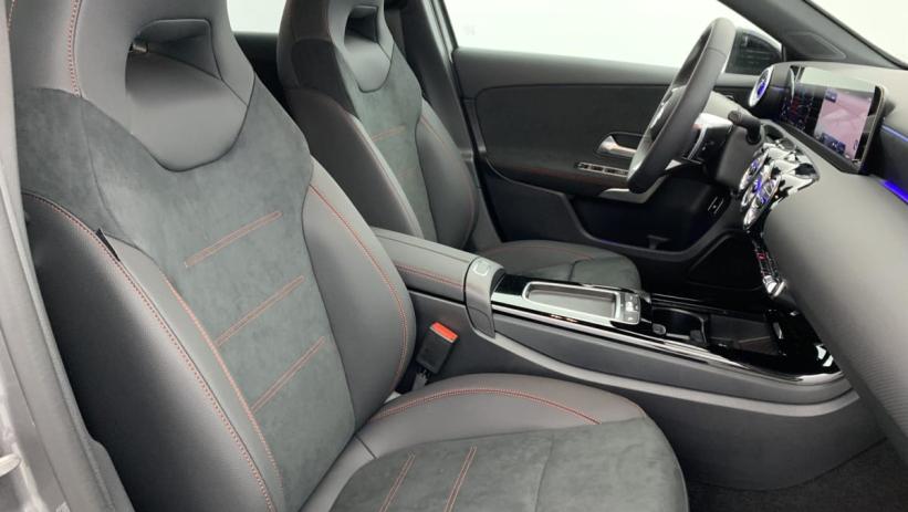 Aperçu du véhicule : 250 e Hybrid EQ 8G-DCT AMG Line