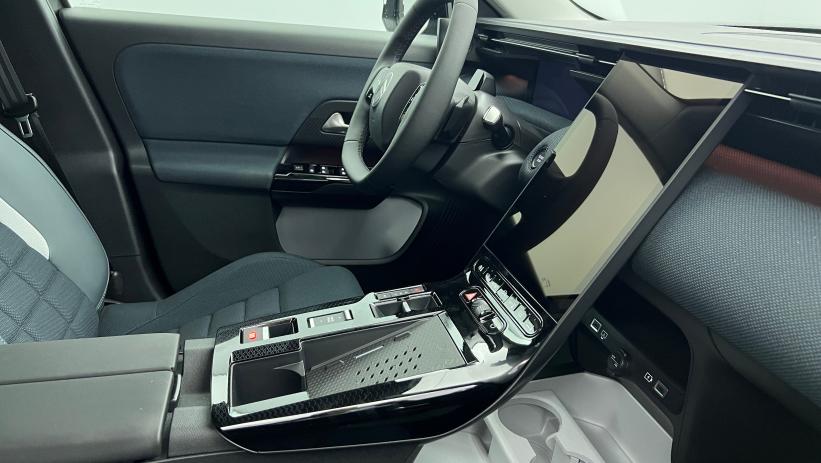 Aperçu du véhicule : Nouveau Hybrid 145 ch e-DCS6 Plus Gris Platinium - Toit Noir Perla Nera avec 2550€ d'équipements inclus