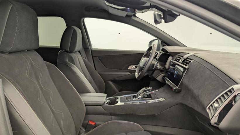Aperçu du véhicule : Hybride Rechargeable E-Tense 300 EAT8 4x4 Performance Line +