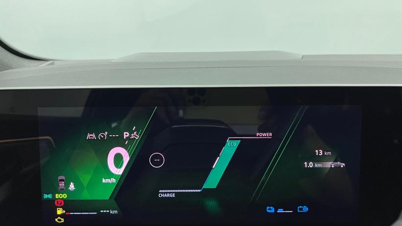 Aperçu du véhicule : full hybrid E-Tech 200 ch Esprit Alpine Noir Etoilé avec 2750€ d'équipements inclus