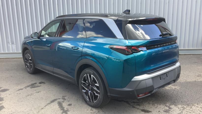Aperçu du véhicule : 5008 Hybrid 145 ch e-DCS6 GT