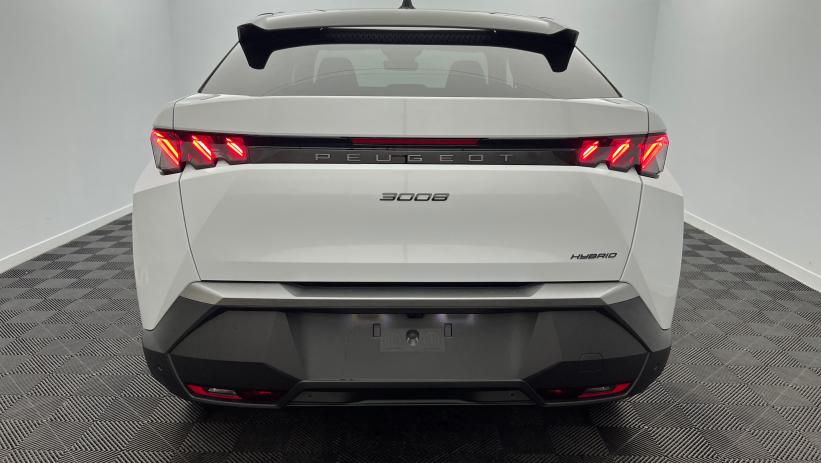 Aperçu du véhicule : Hybrid 145 e-DCS6 GT Blanc Okénite avec 5700€ d'équipements inclus