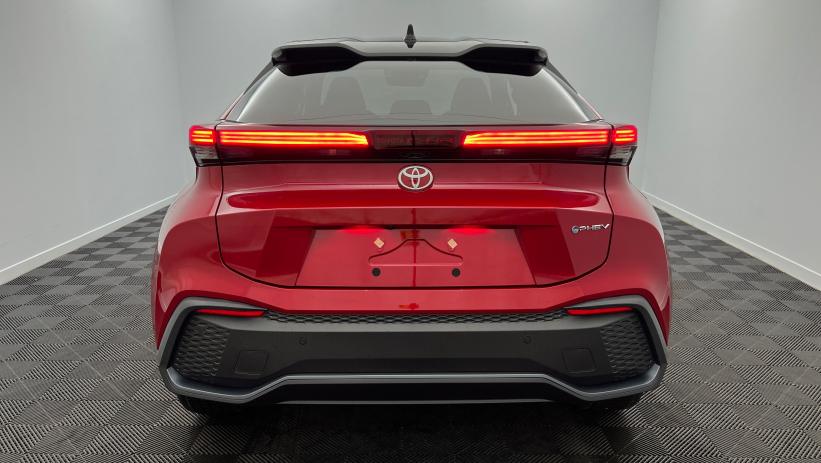 Aperçu du véhicule : Hybride Rechargeable 225 Design Rouge Intense - Toit Noir avec 3010€ d'équipements inclus