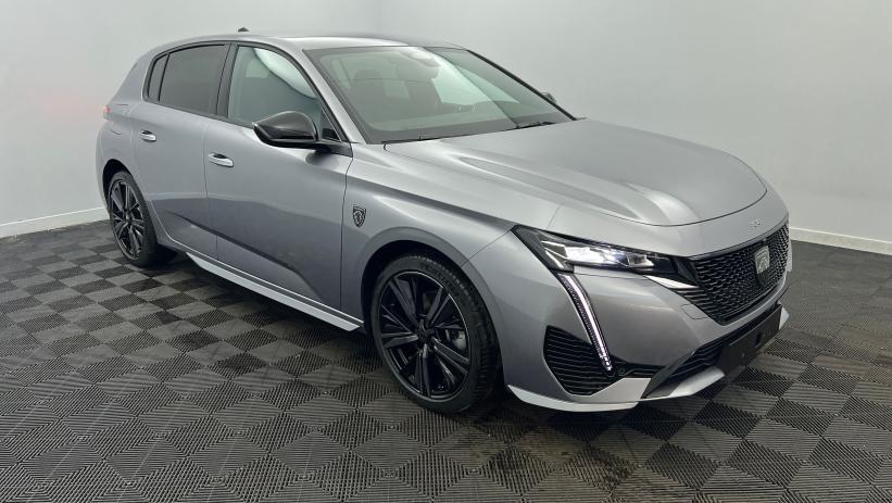 Aperçu du véhicule : BlueHDi 130ch S&S EAT8 GT GT Gris Artense avec 4500€ d'équipements inclus