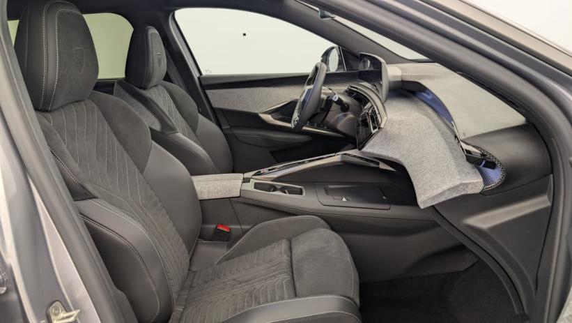 Aperçu du véhicule : HYBRID 145CH E-DCS6 GT