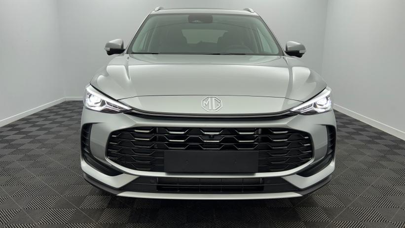 Aperçu du véhicule : 1.5 L Hybrid+ 197 ch Luxury Cosmic Silver avec 650€ d'équipements inclus