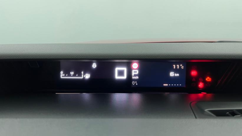 Aperçu du véhicule : Hybride 145 e-DCS6 7 places Max Rouge Elixir - Toit Noir Perla Nera avec 1750€ d'équipements inclus