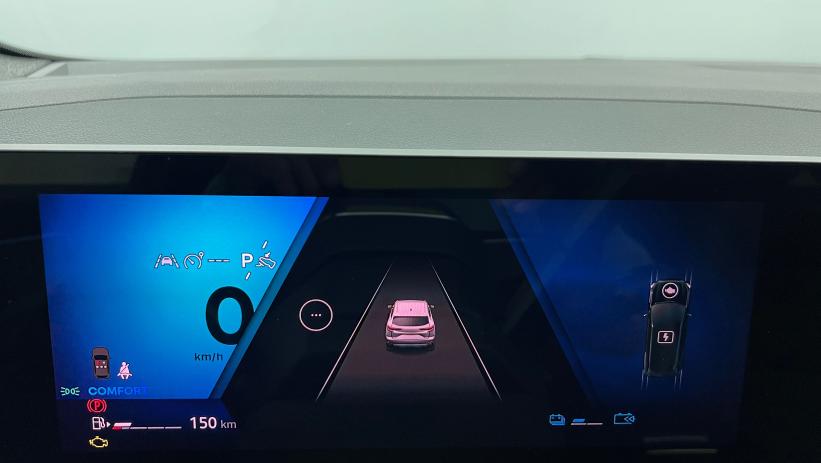 Aperçu du véhicule : Nouveau E-Tech full hybrid 200 Techno Noir Etoilé avec 1800€ d'équipements inclus