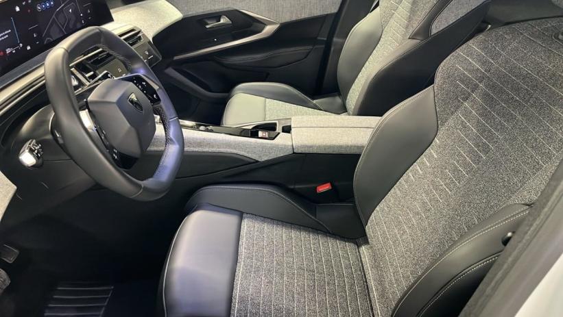 Aperçu du véhicule : Hybrid 145 e-DCS6 Allure