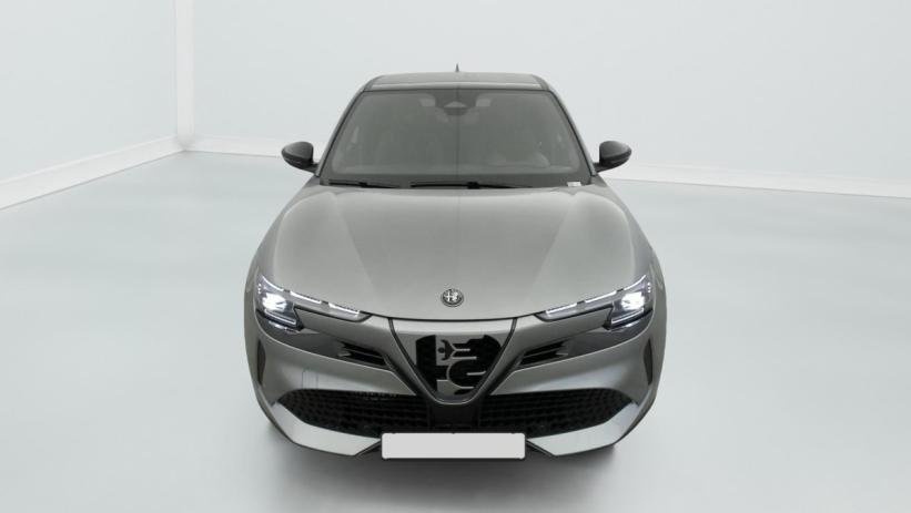 Aperçu du véhicule : 1.2 Ibrida 145 ch eDCT6 Intensa