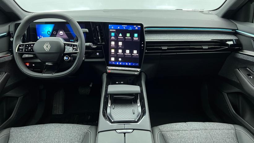 Aperçu du véhicule : E-Tech full hybrid 200 Techno Noir Etoilé avec 1950€ d'équipements inclus
