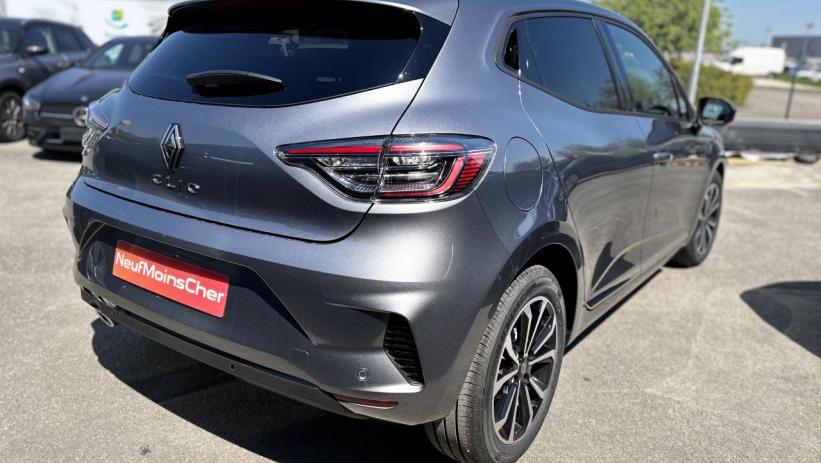 Aperçu du véhicule : TECHNO 1.0 TCE 90CV + ROUE DE SECOURS + NEUF 0KM