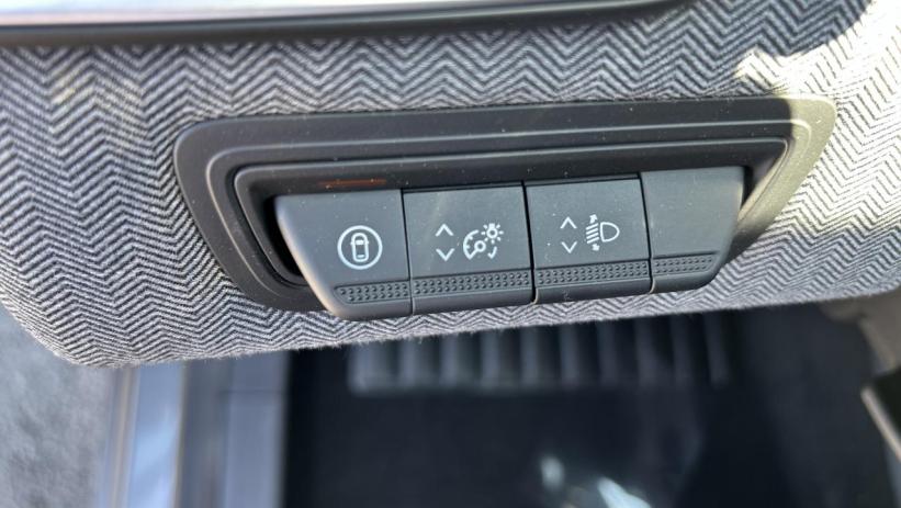 Aperçu du véhicule : TECHNO 1.0 TCE 90CV + ROUE DE SECOURS + NEUF 0KM