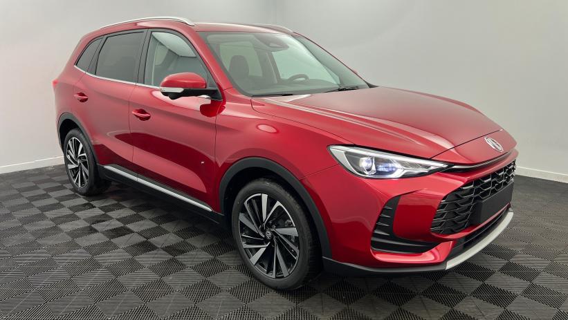 Aperçu du véhicule : 1.5 L Hybrid+ 197 ch Luxury Diamond Red avec 650€ d'équipements inclus