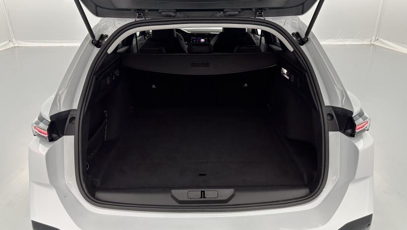 Aperçu du véhicule : III 1.2 Hybrid 145ch Allure e-DCS6