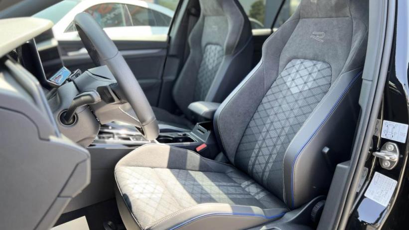 Aperçu du véhicule : R-LINE 2.0 TDI 150CV DSG7 + TOIT PANORAMIQUE + JA18 YORK + PACK HIVER + NEUF 0KM