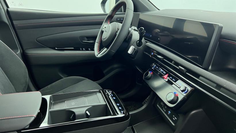 Aperçu du véhicule : 1.6 T-GDI 239 HTRAC Hybrid BVA6 N Line Executive Shadow Grey avec 1160€ d'équipements inclus