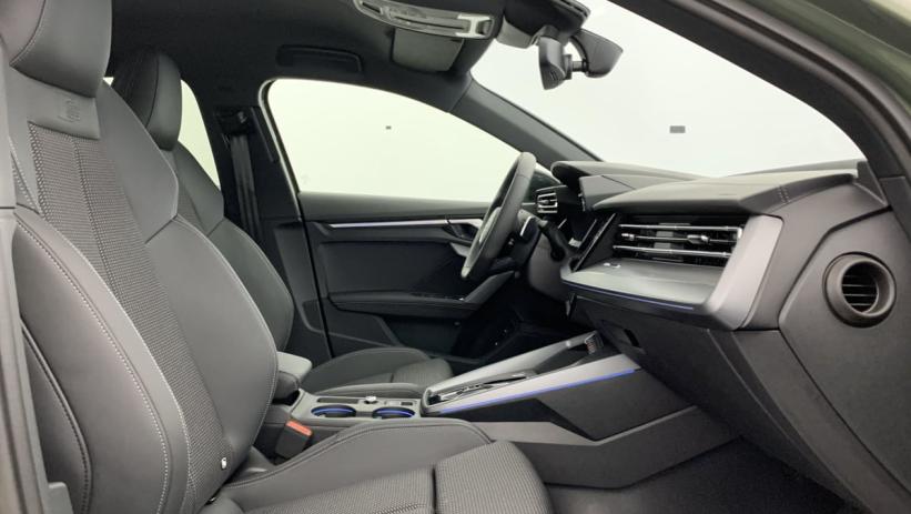 Aperçu du véhicule : 45 TFSI E HYBRIDE RECHARGEABLE 272 S TRONIC 6 S LINE