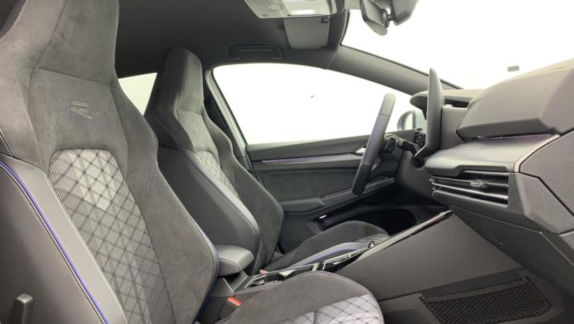 Aperçu du véhicule : 2.0 TDI 150 DSG7 R-LINE