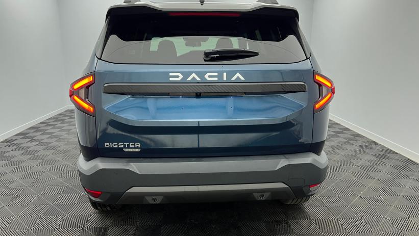 Aperçu du véhicule : Hybrid 155 Journey Bleu Indigo Toit Noir avec 2150€ d'équipements inclus