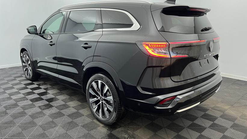 Aperçu du véhicule : E-Tech full hybrid 200 Techno Noir Etoilé avec 1950€ d'équipements inclus