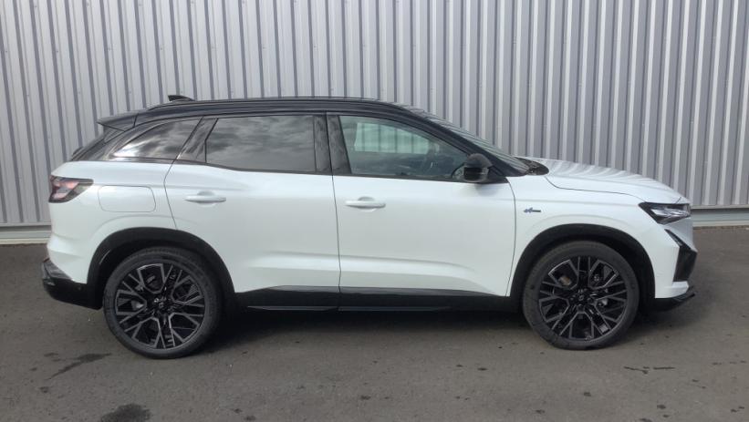 Aperçu du véhicule : AUSTRAL full hybrid E-Tech 200 ch Esprit Alpine