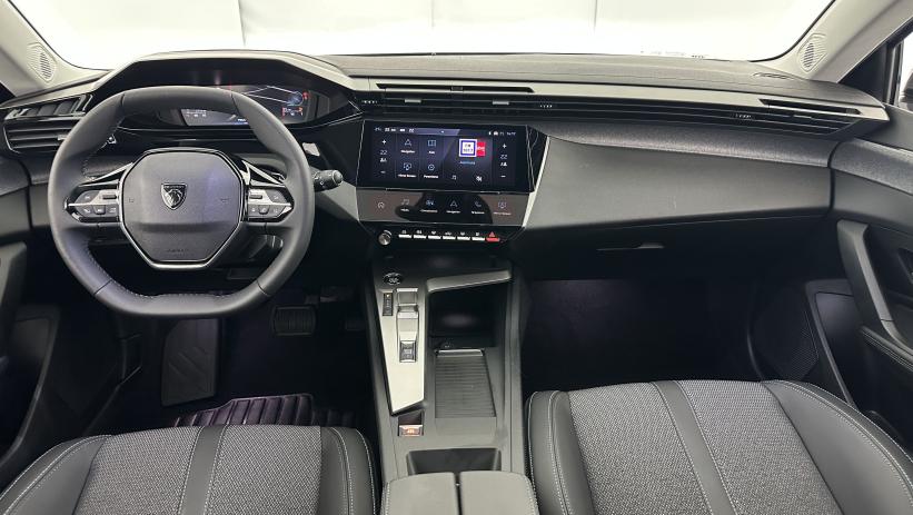 Aperçu du véhicule : III 1.2 Hybrid 145ch Allure e-DCS6