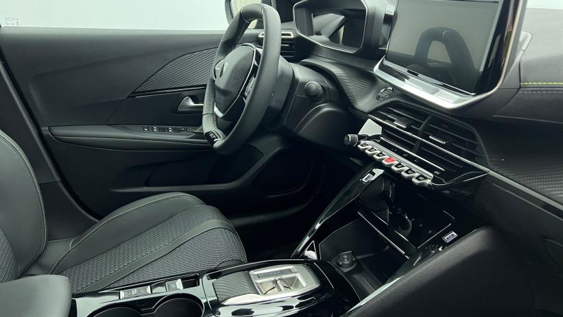 Aperçu du véhicule : Hybrid 110 e-DCS6 GT Noir Perla Nera avec 1350€ d'équipements inclus