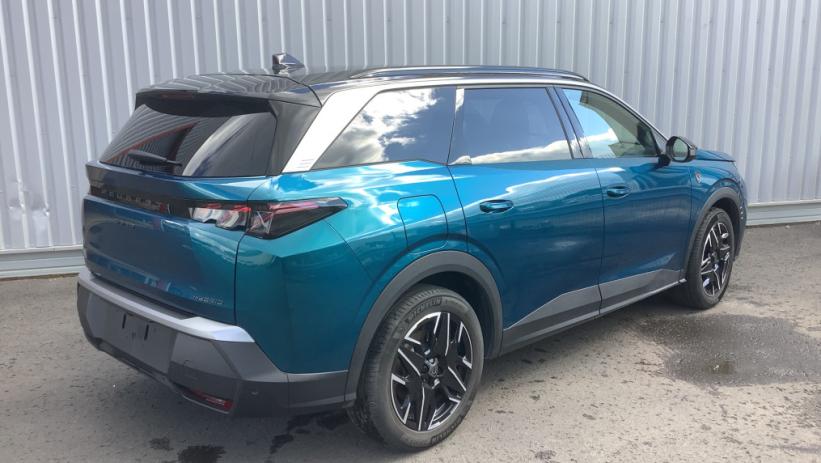 Aperçu du véhicule : 5008 Hybrid 145 ch e-DCS6 GT