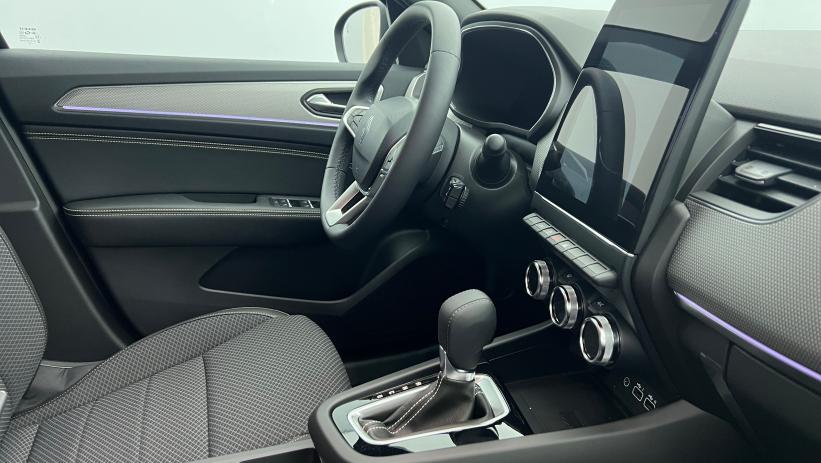 Aperçu du véhicule : E-Tech full hybrid 145 Techno Bleu Nocturne avec 800€ d'équipements inclus