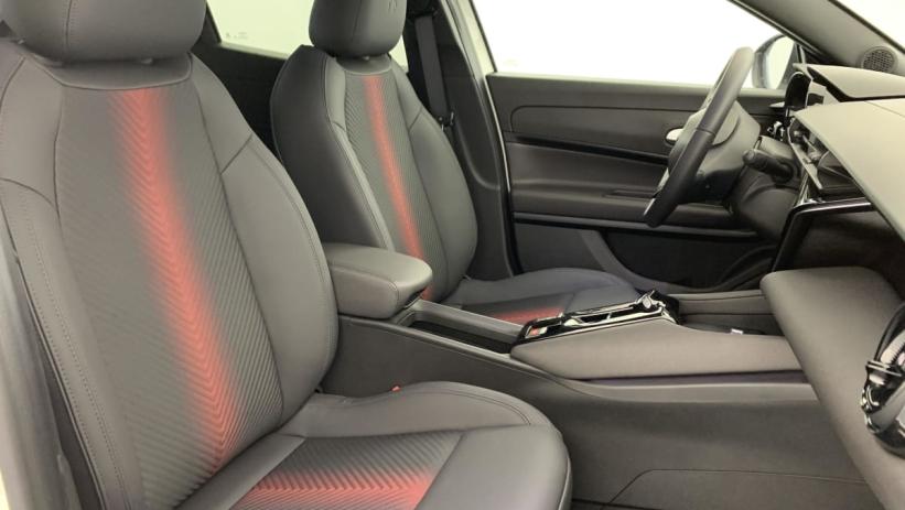 Aperçu du véhicule : 1.2 Ibrida 145 ch e-DCT6 Ti