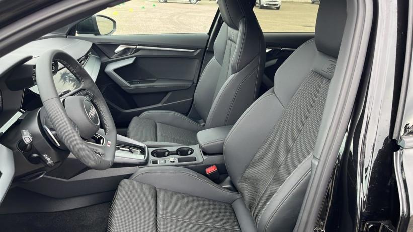 Aperçu du véhicule : 45 TFSI E HYBRIDE RECHARGEABLE 272 S TRONIC 6 S LINE