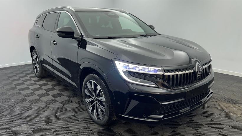 Aperçu du véhicule : E-Tech full hybrid 200 Techno Noir Etoilé avec 1950€ d'équipements inclus