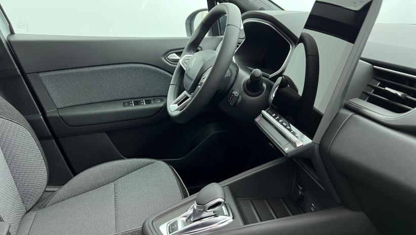 Aperçu du véhicule : E-Tech full hybrid 145 Techno Blanc Nacré avec 1700€ d'équipements inclus
