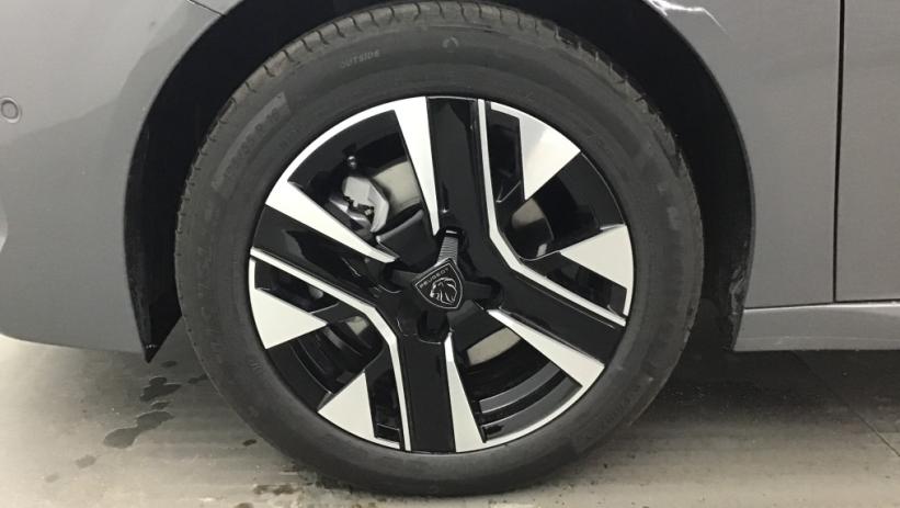 Aperçu du véhicule : 208 Hybrid 110 e-DCS6 Allure