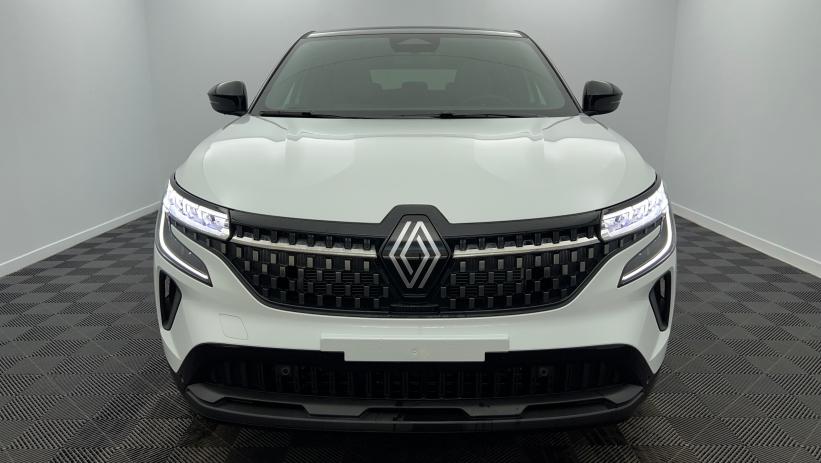 Aperçu du véhicule : E-Tech full hybrid 200 Techno Blanc Nacré - Toit Noir Etoilé avec 2650€ d'équipements inclus