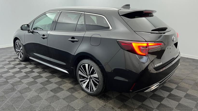 Aperçu du véhicule : Hybride 178ch Design Noir Intense avec 2390€ d'équipements inclus